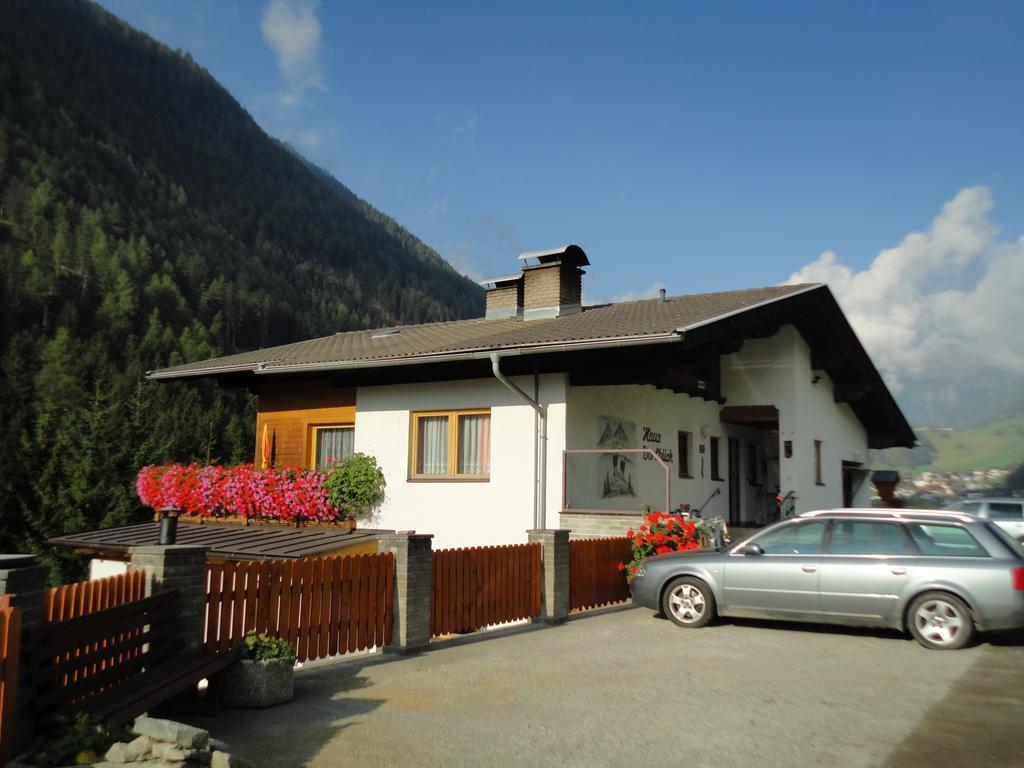 ホテル Haus Dorfblick Prägraten エクステリア 写真