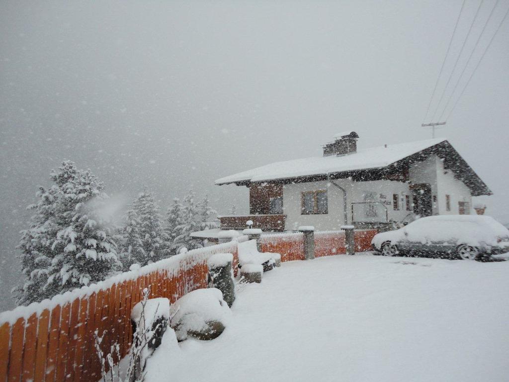 ホテル Haus Dorfblick Prägraten エクステリア 写真