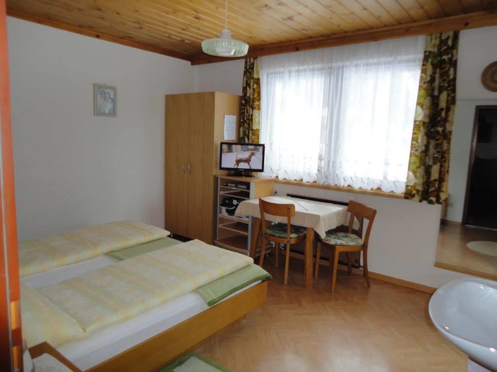 ホテル Haus Dorfblick Prägraten エクステリア 写真